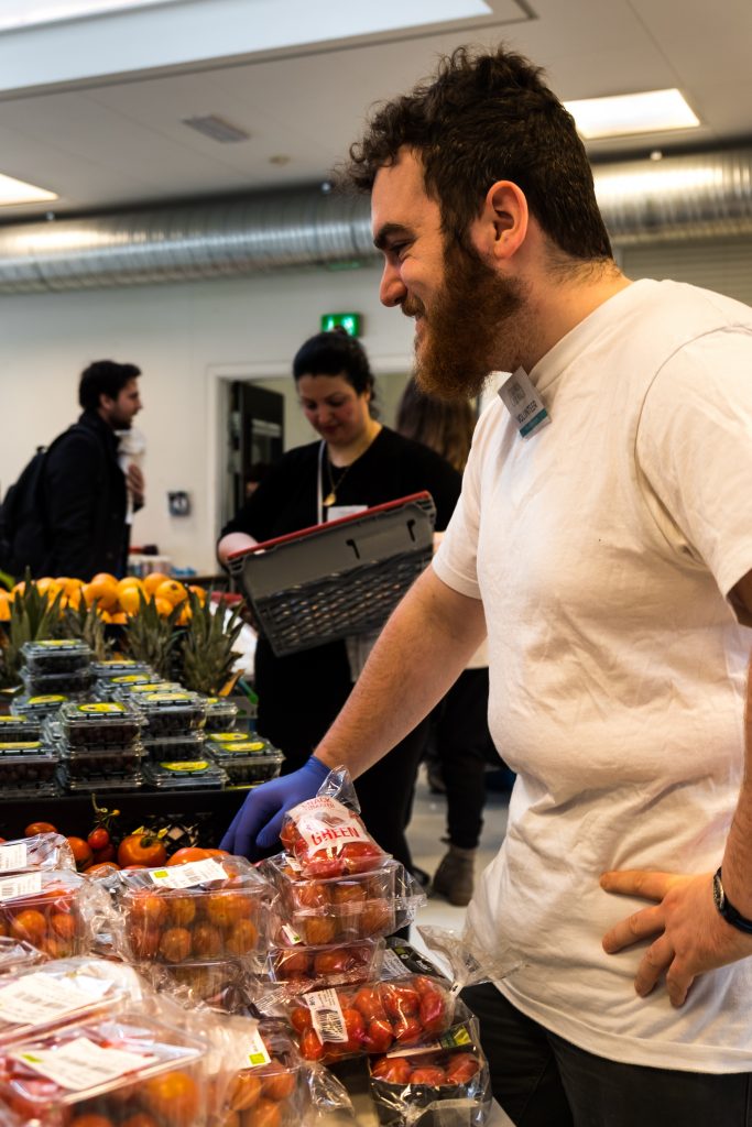 “Not all heroes wear capes” A volunteer at Foodsharing Copenhagen. By Torben Löser CBS Alumnus MSc in International Business Communication