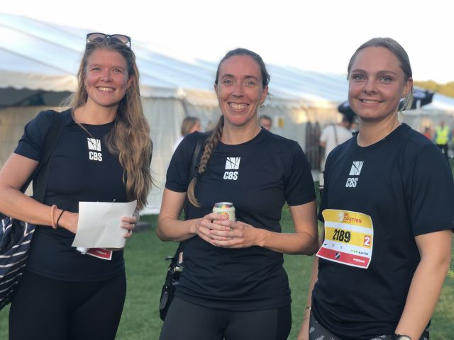 Three female runners