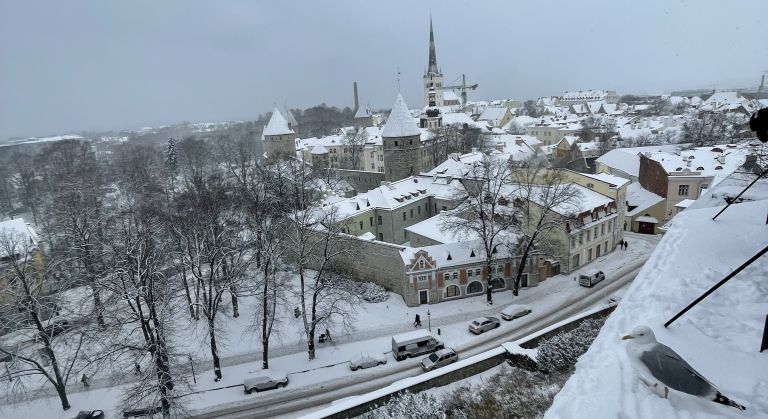 The view over a snowy Tallinn in December 2021.